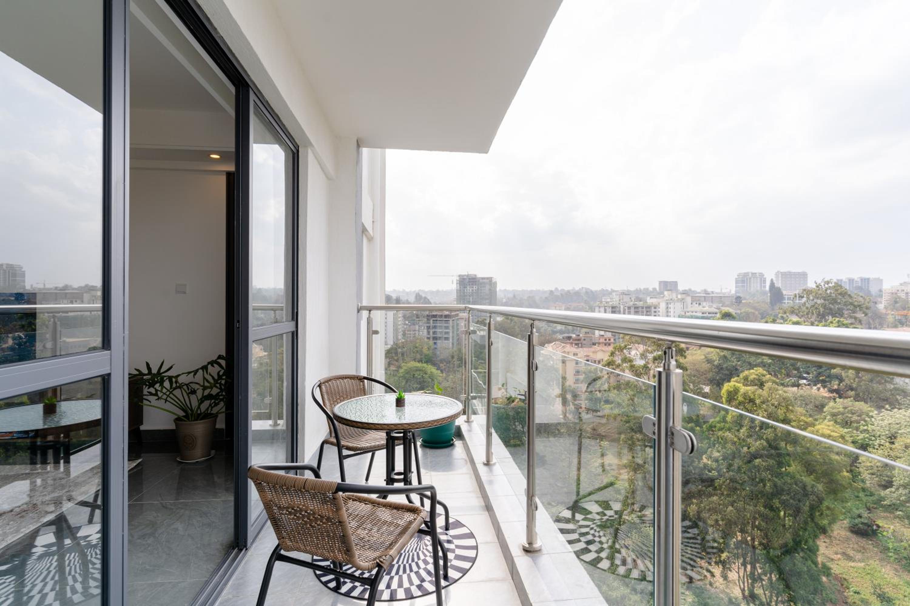 Airy Apartment with Gym, Stunning View in Westlands
