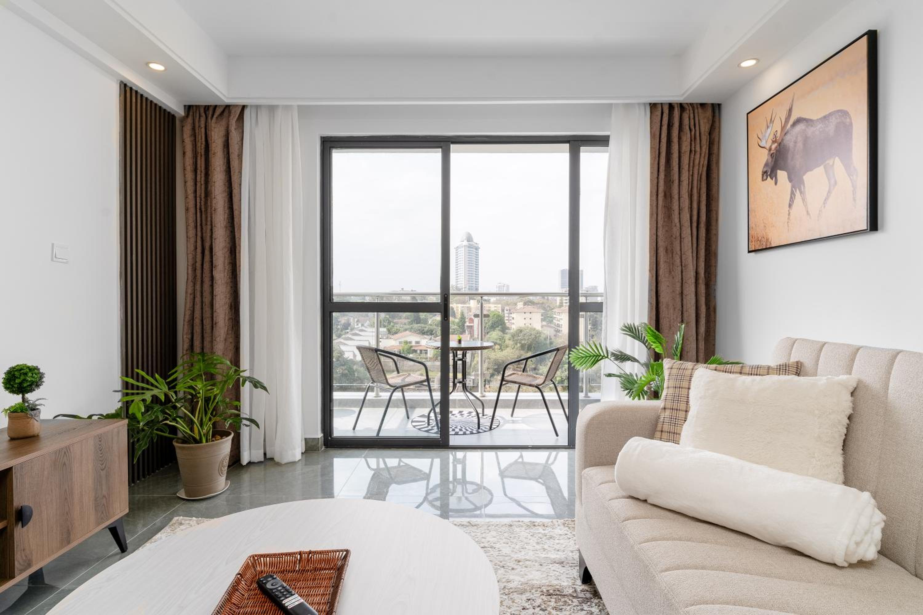 Airy Apartment with Gym, Stunning View in Westlands