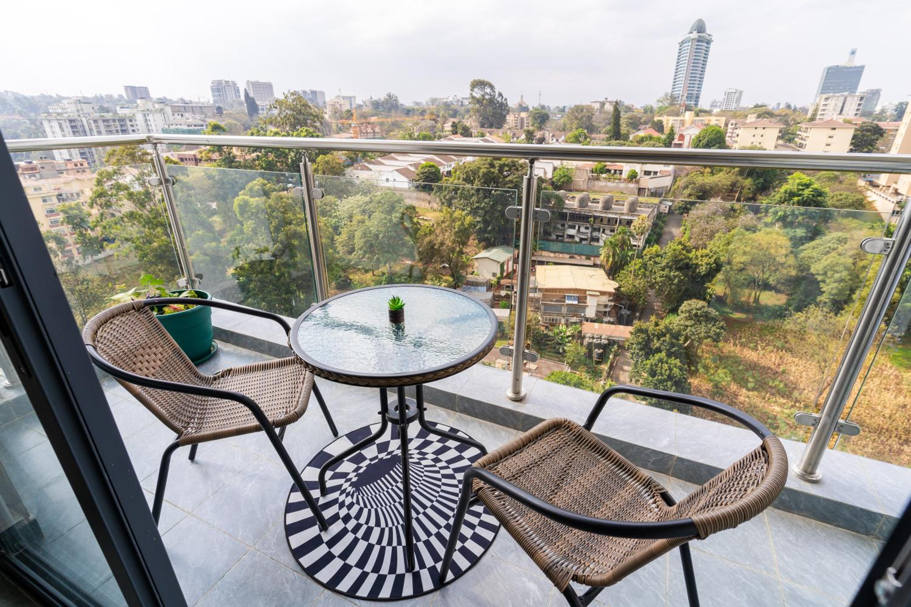 Airy Apartment with Gym, Stunning View in Westlands