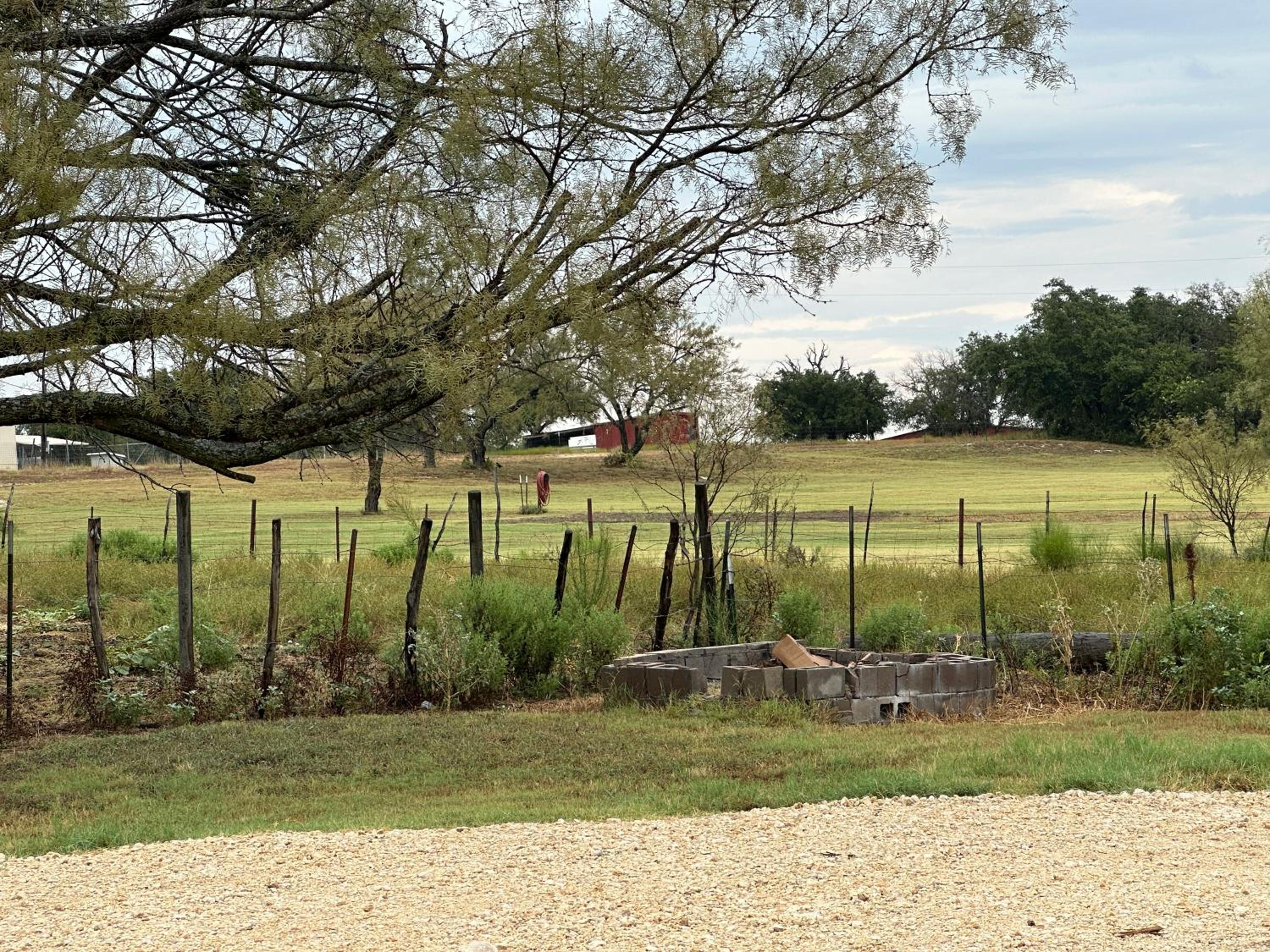 7 Hico Glamping Farm Animals Campfire near Glen Rose by Vacation Your Way