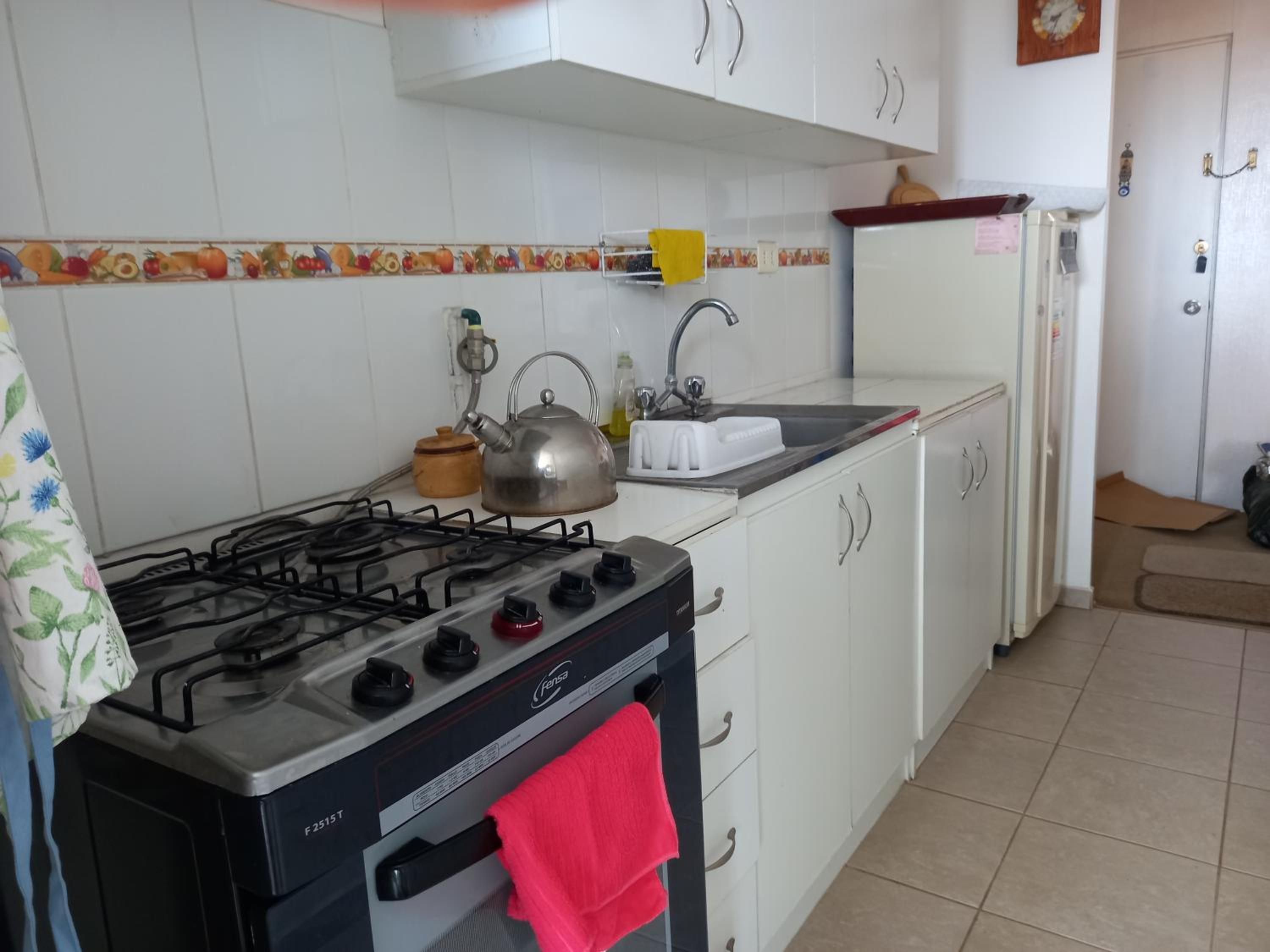Acogedor, DEPTO 2 DORM, a 15 minutos playa