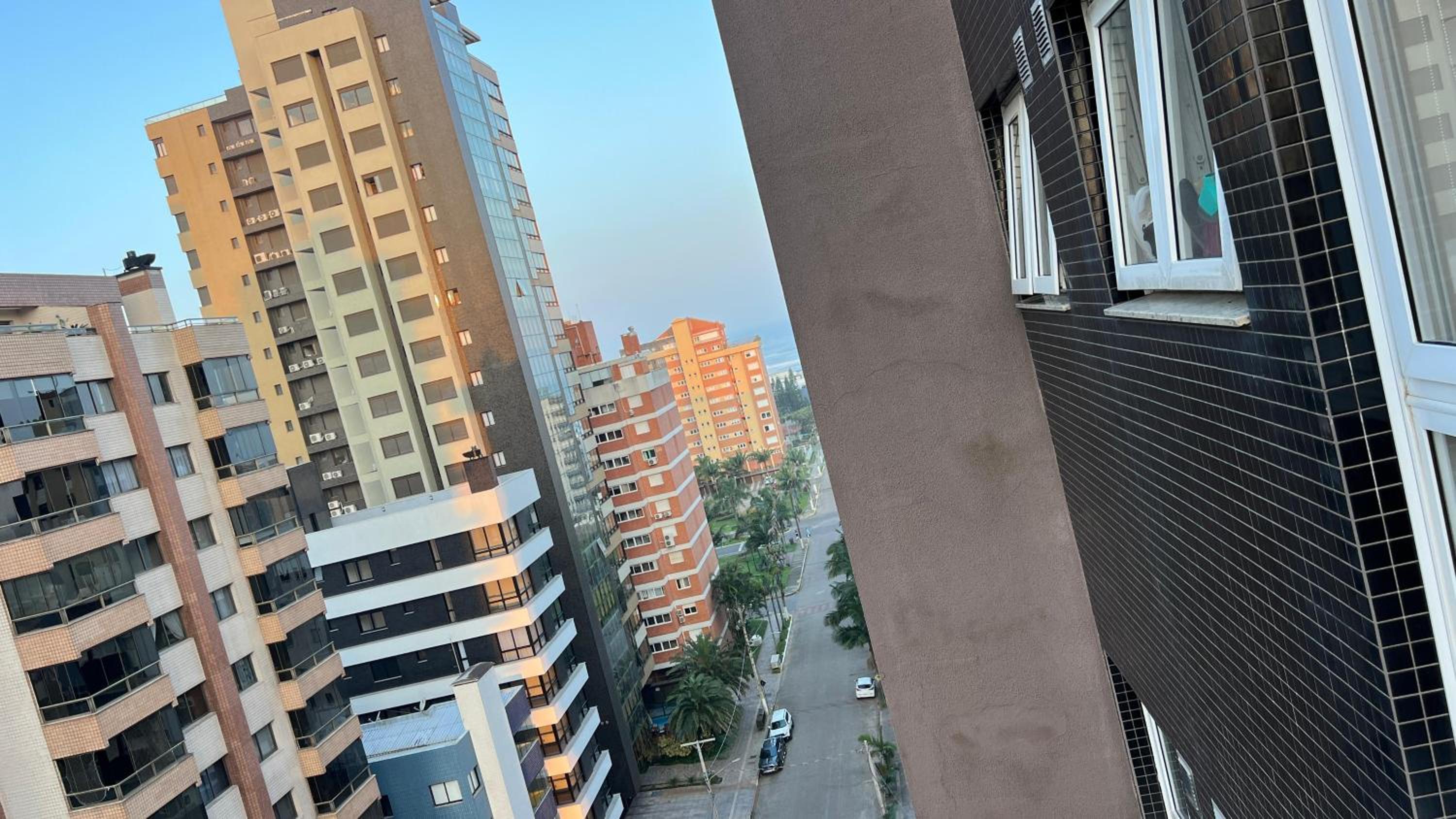 Apartamento Terrazzo com 2 Suítes a 450m do Mar - Região Nobre