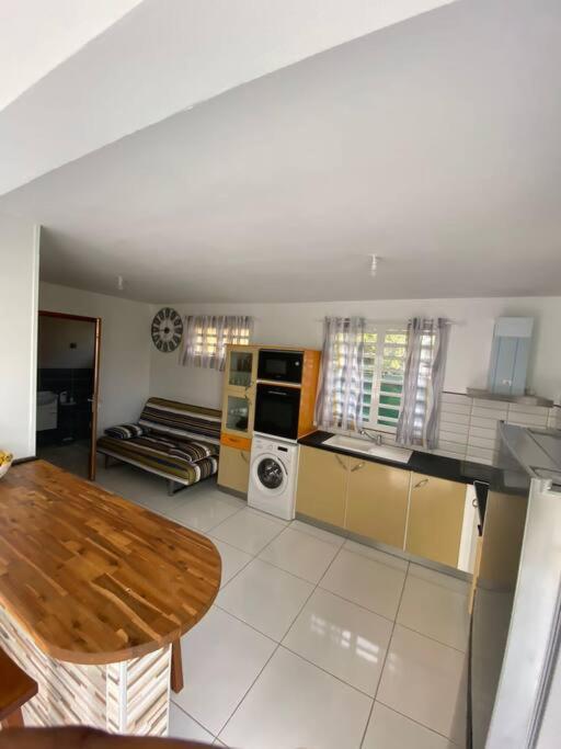 Charmante maison entièrement équipée avec piscine et jacuzzi view 2