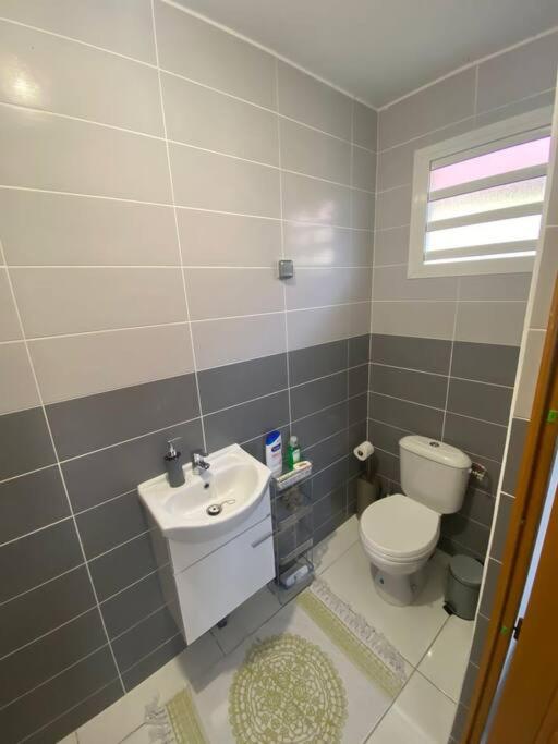 Charmante maison entièrement équipée avec piscine et jacuzzi view 5