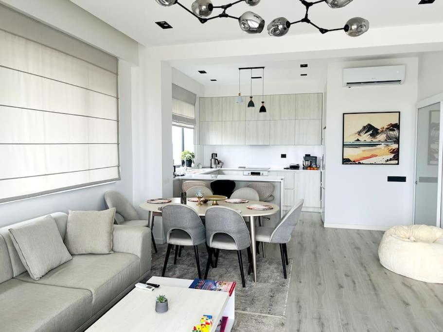 Next to COP29, Stylish Baku Apt City & Sea View