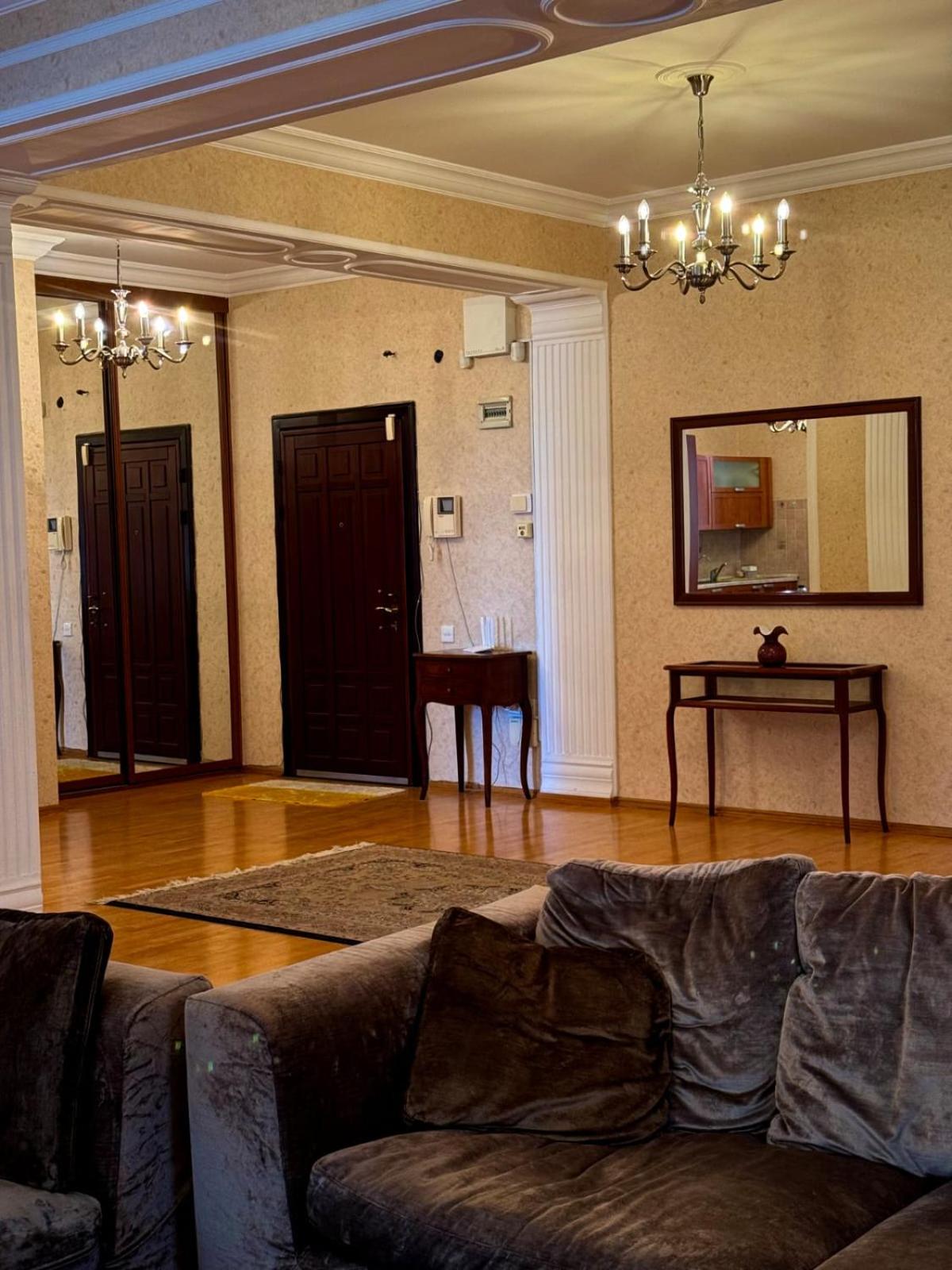 S T Luxury 3 Bed Apartment