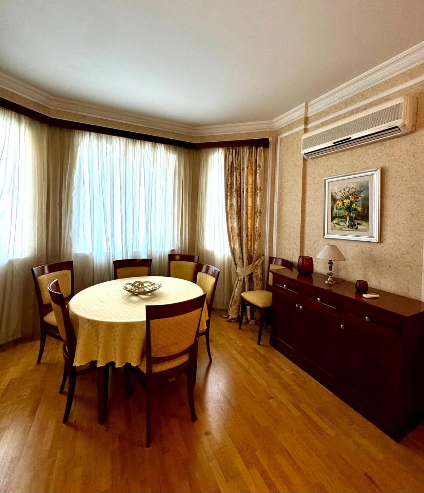 S T Luxury 3 Bed Apartment