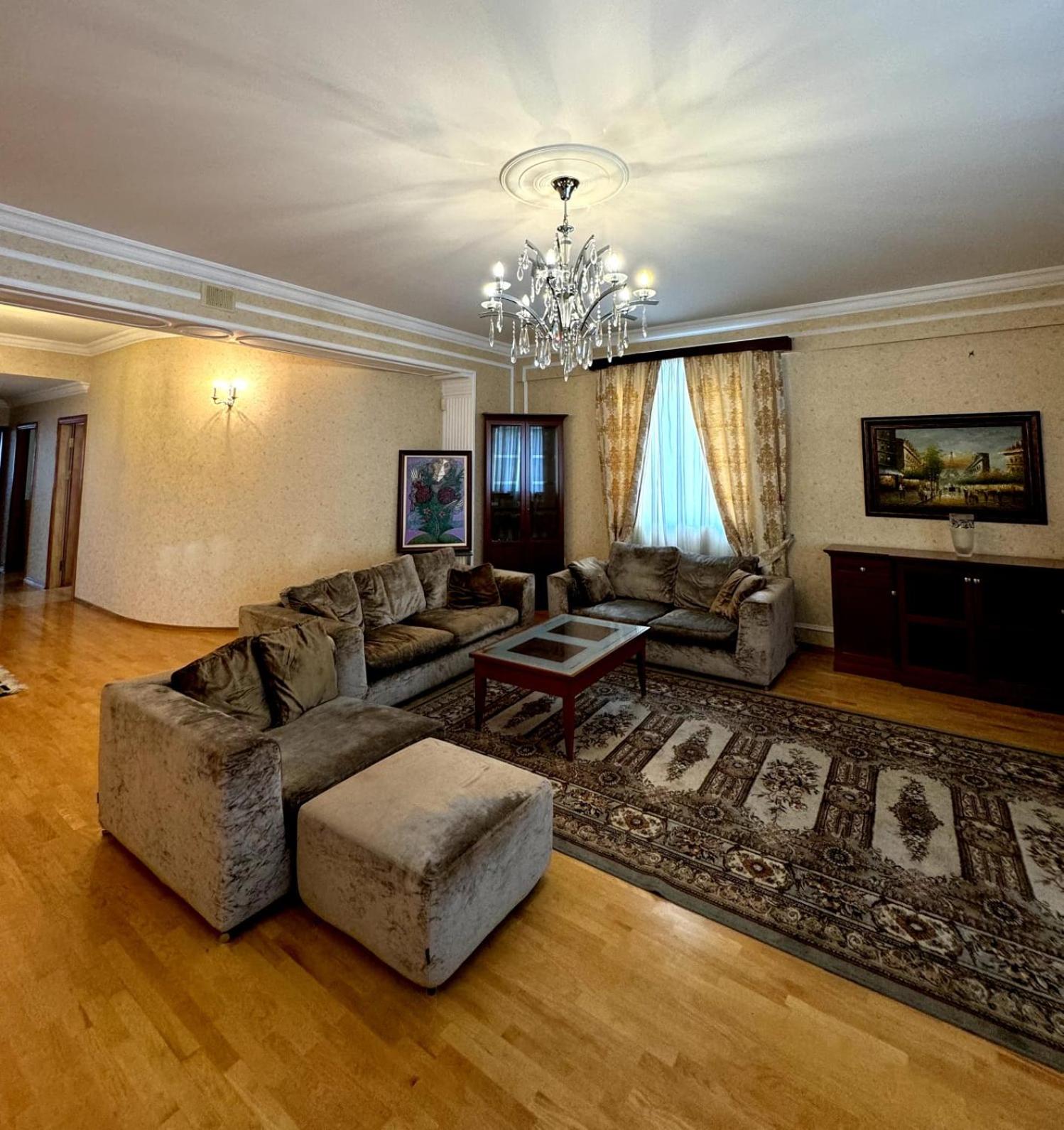 S T Luxury 3 Bed Apartment