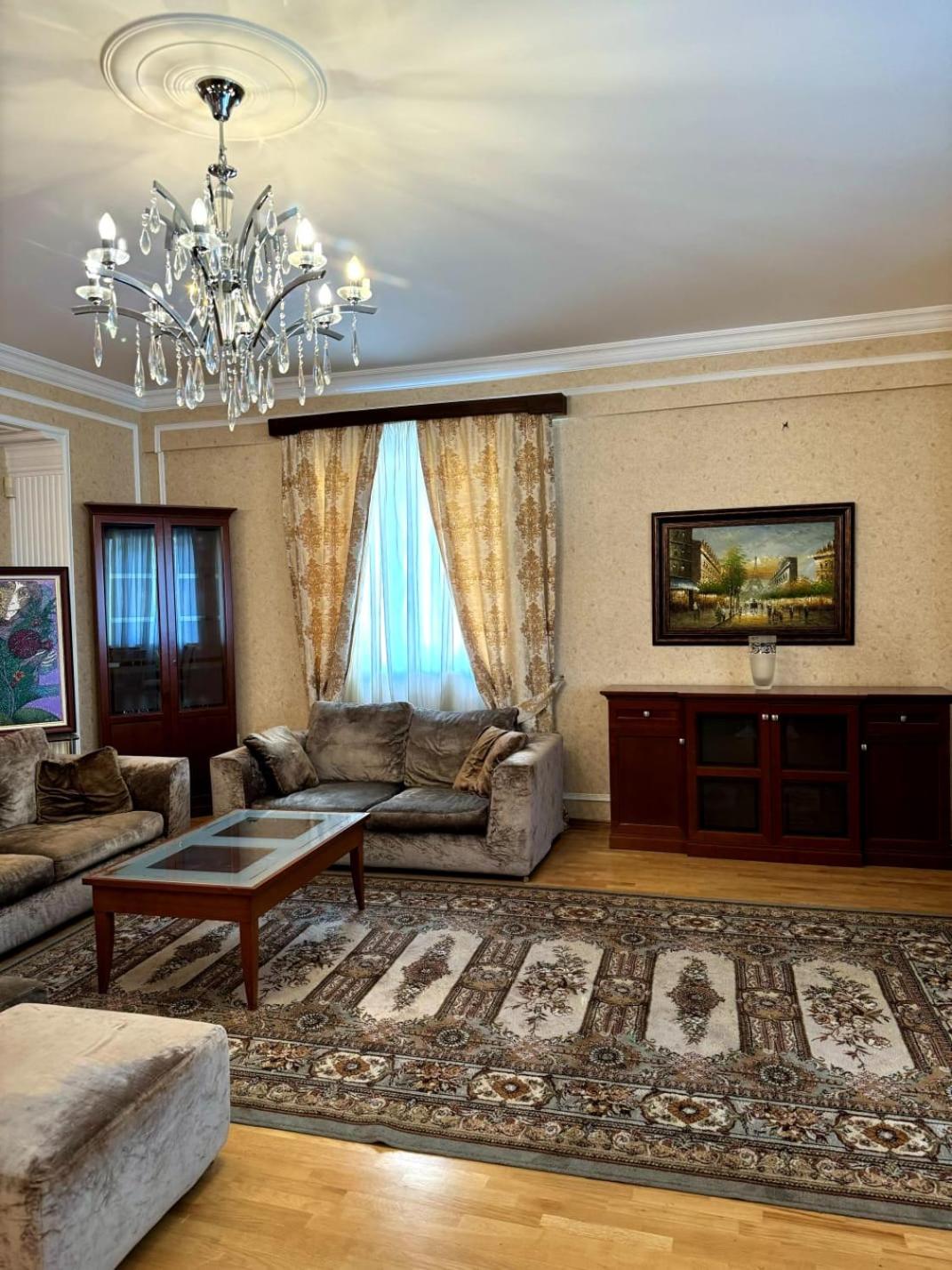 S T Luxury 3 Bed Apartment