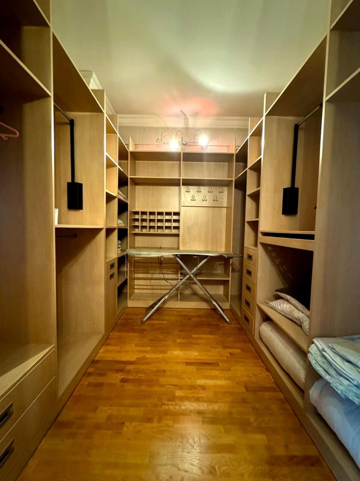 S T Luxury 3 Bed Apartment