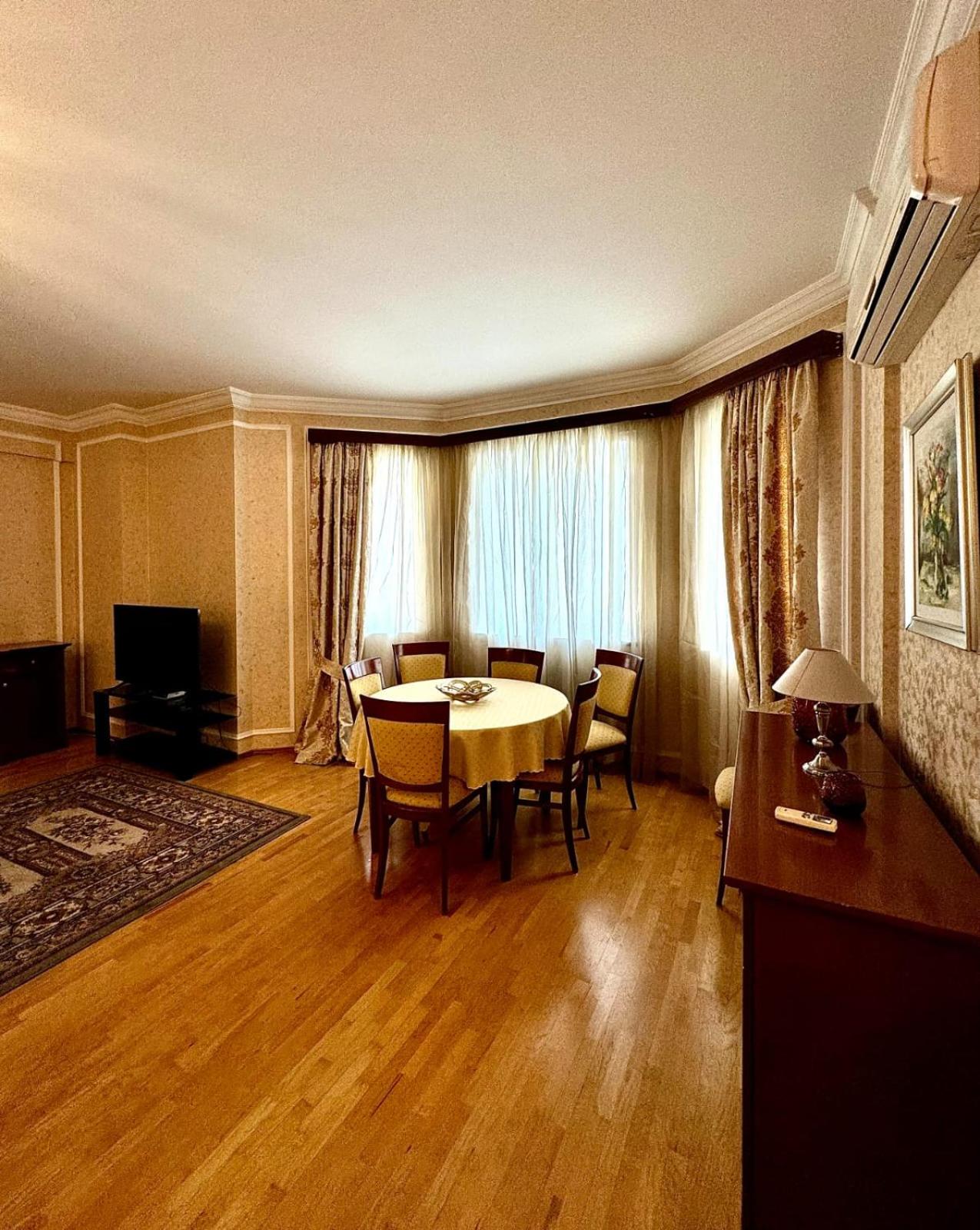 S T Luxury 3 Bed Apartment