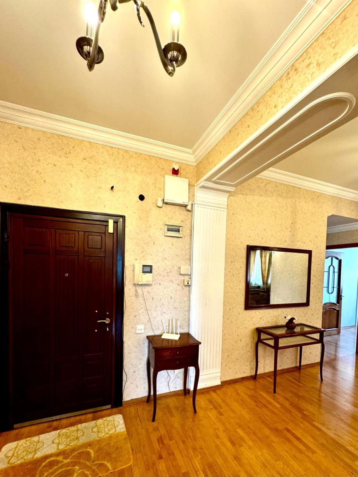 S T Luxury 3 Bed Apartment