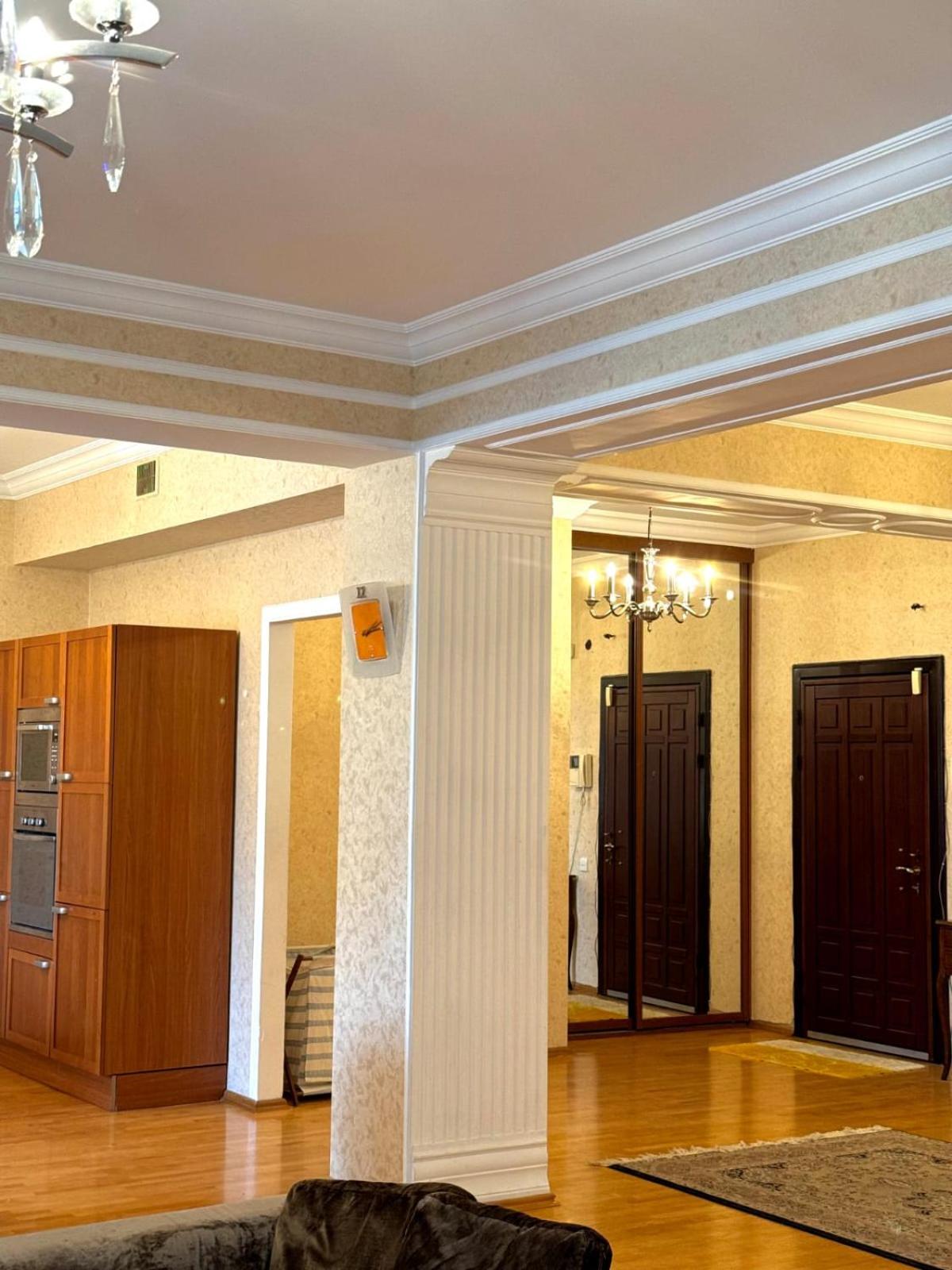 S T Luxury 3 Bed Apartment