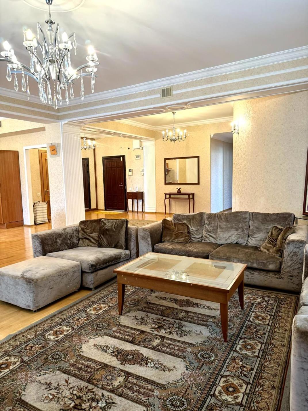 S T Luxury 3 Bed Apartment