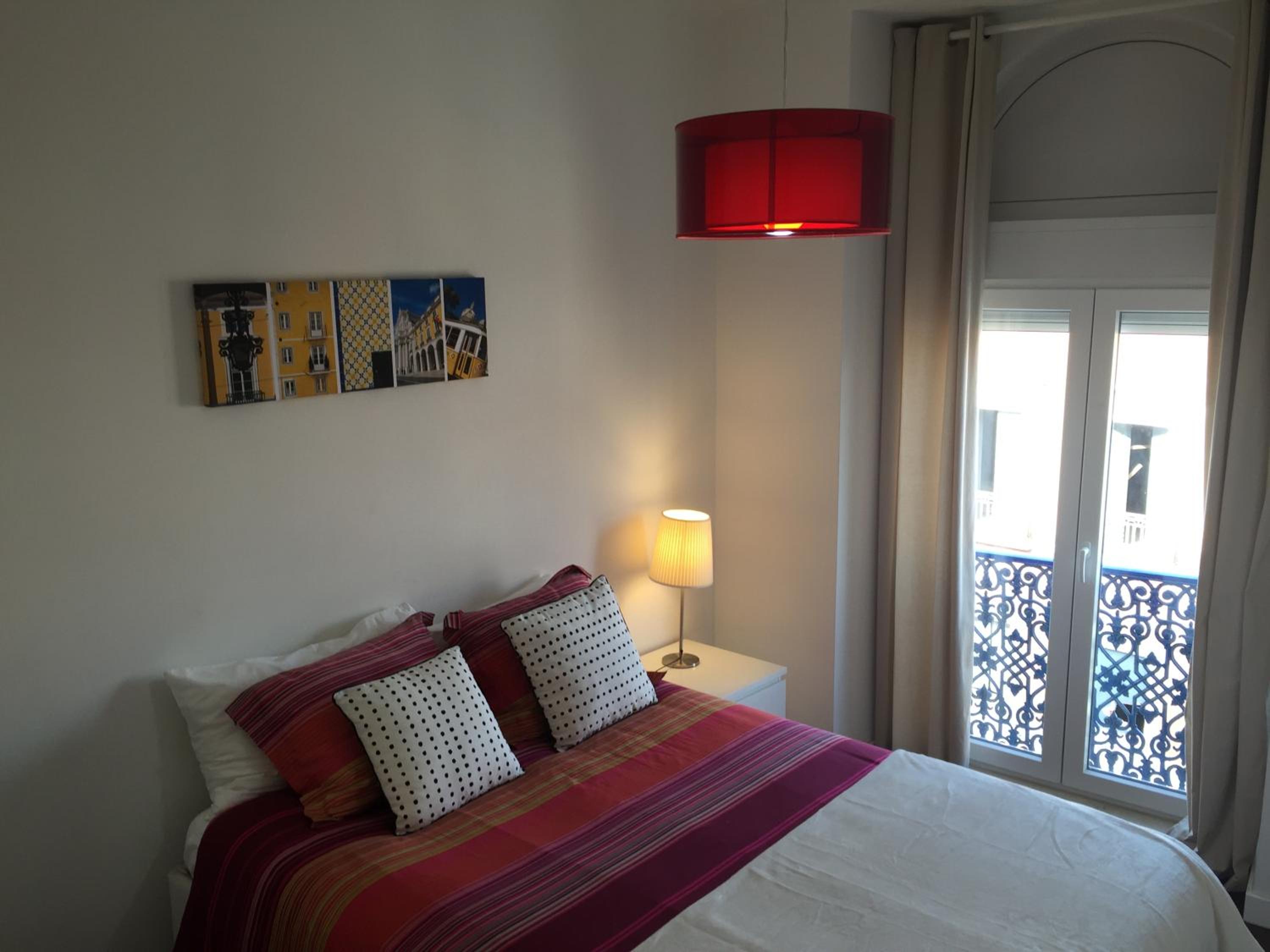 MODERN Conde Barão - SSs Apartments