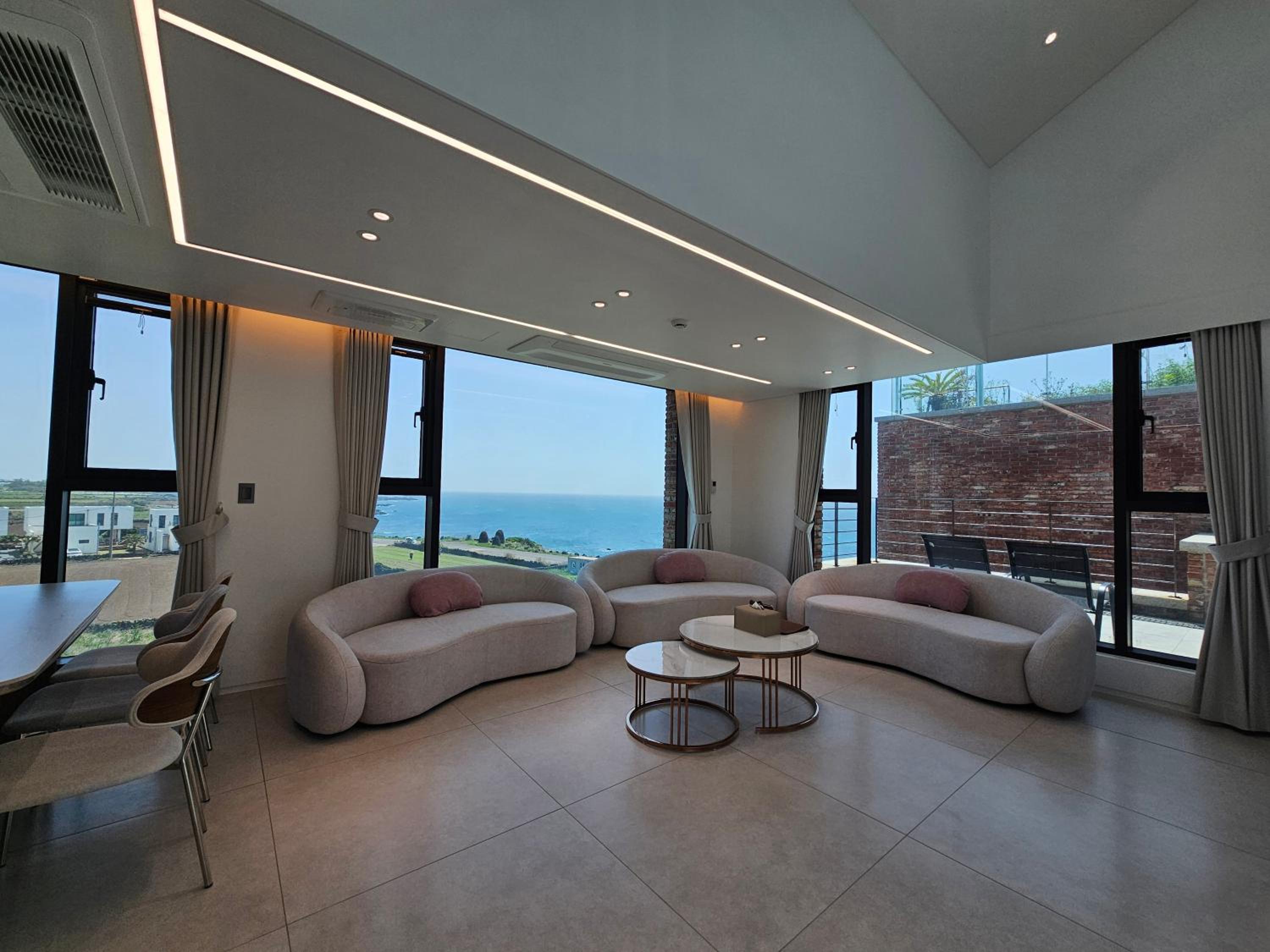 Dolphin Penthouse