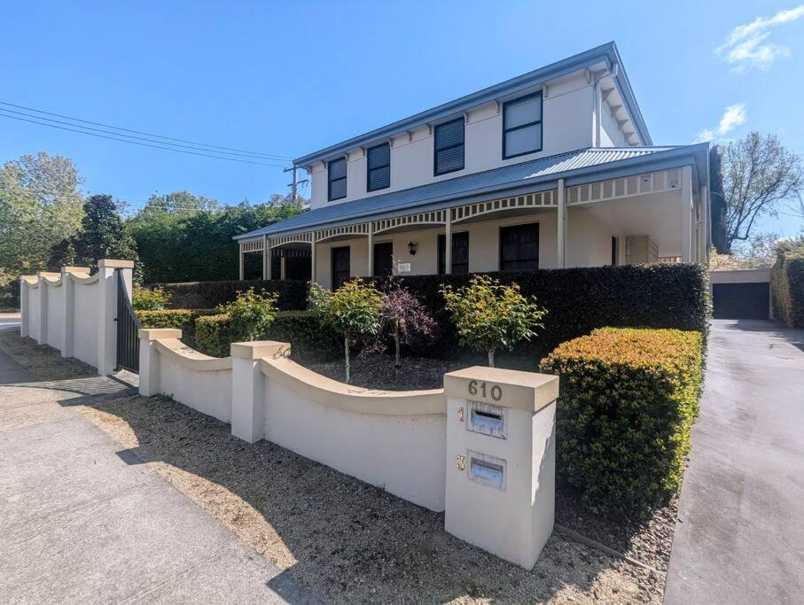 Spacious, Central 2bed 2bath, newly renovated gem!