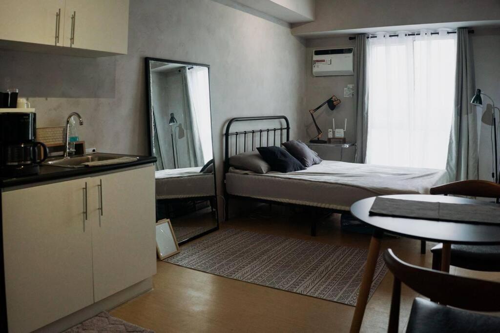 W2 Cozy Urban Nest view 2