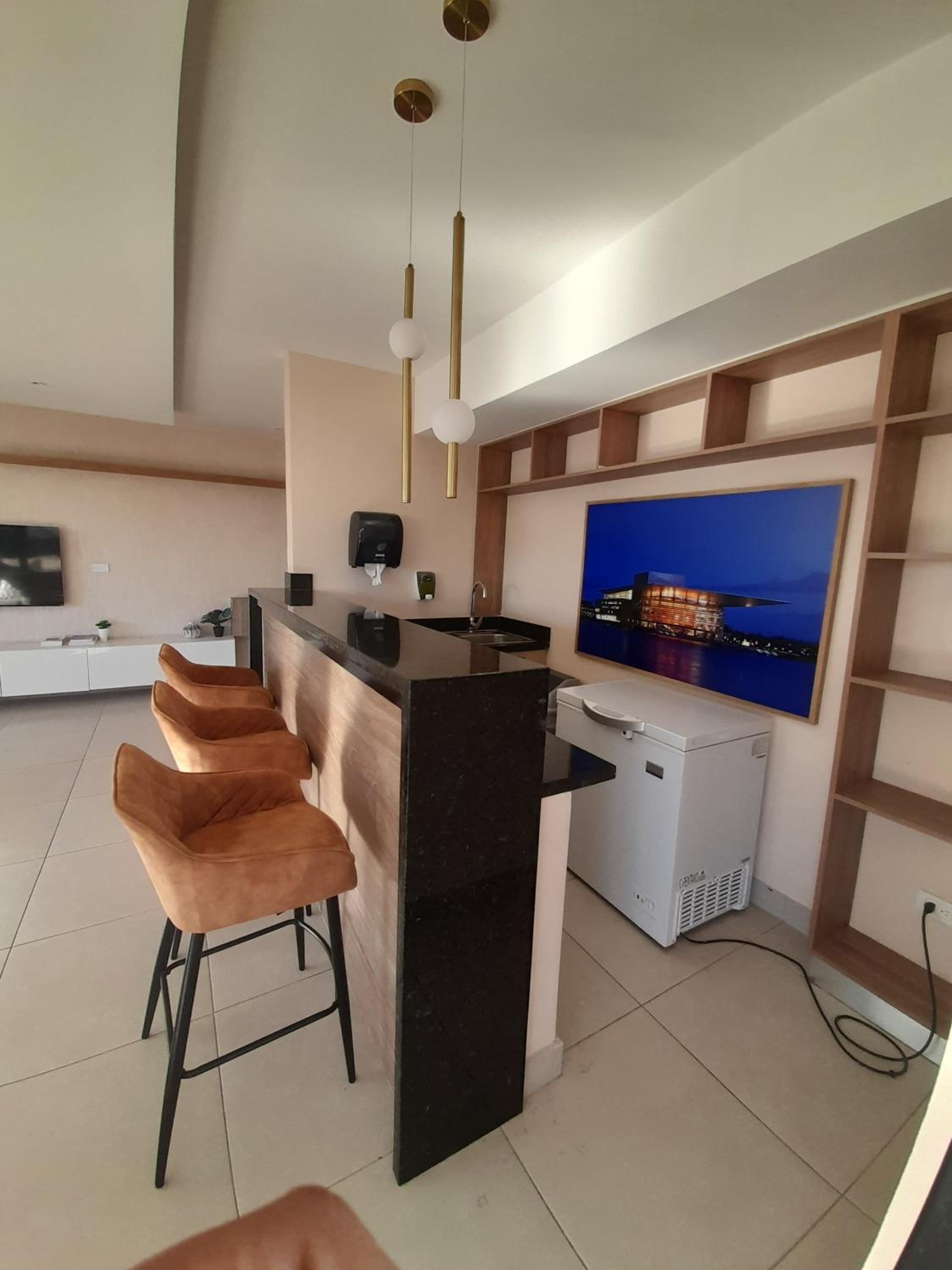 Overata tower Evaristo Morales
