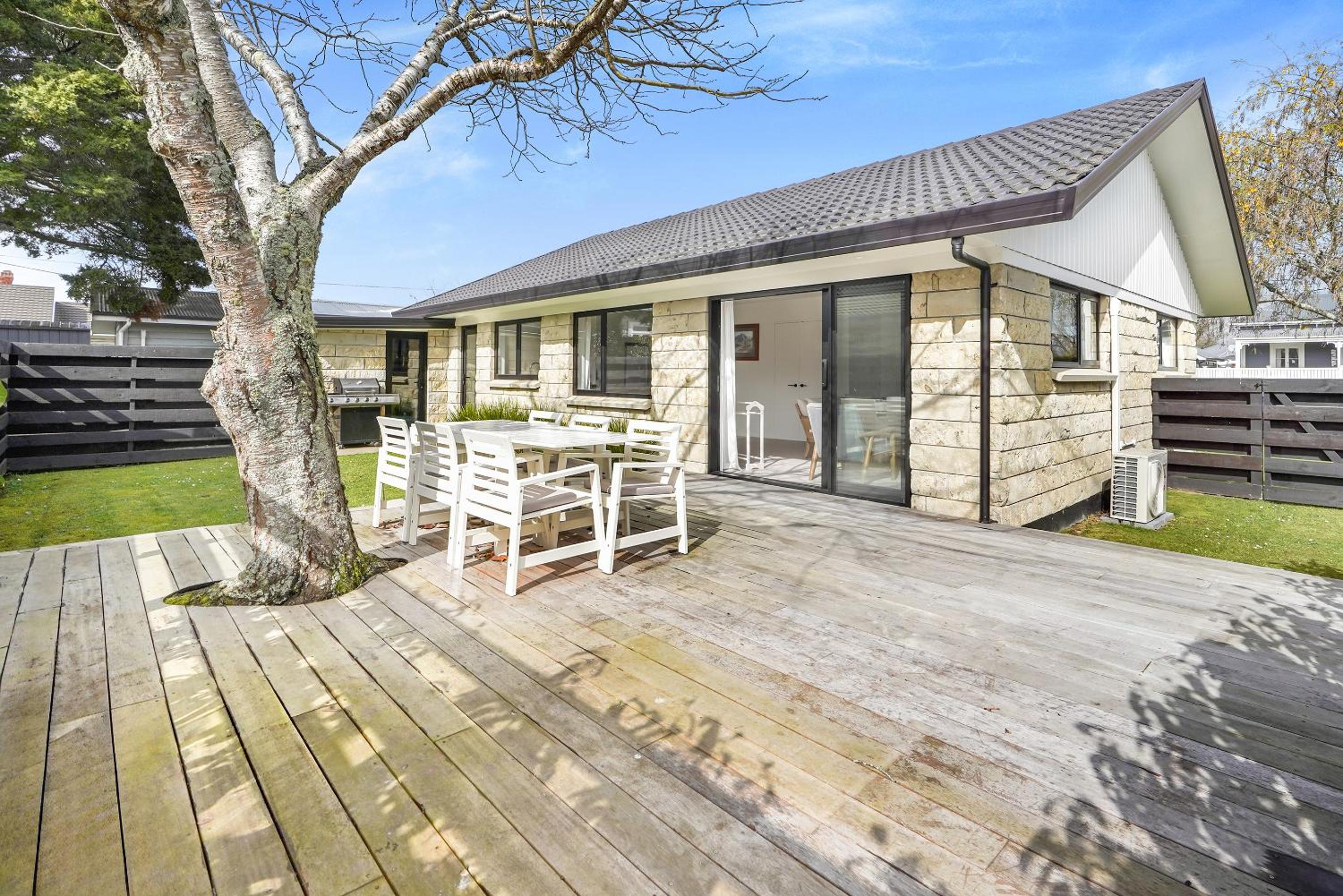 Golden Grove - Cambridge Holiday Home view 3