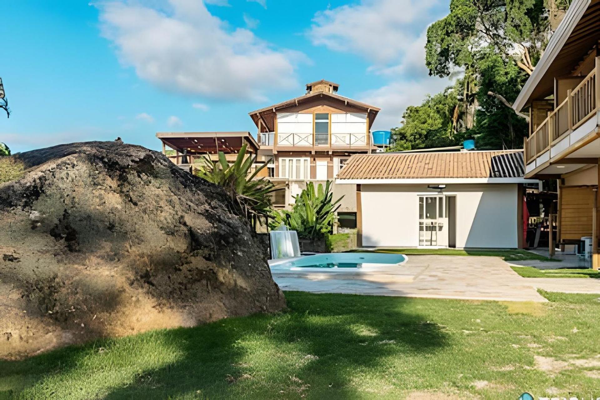 Cozy corner on Feiticeira Beach