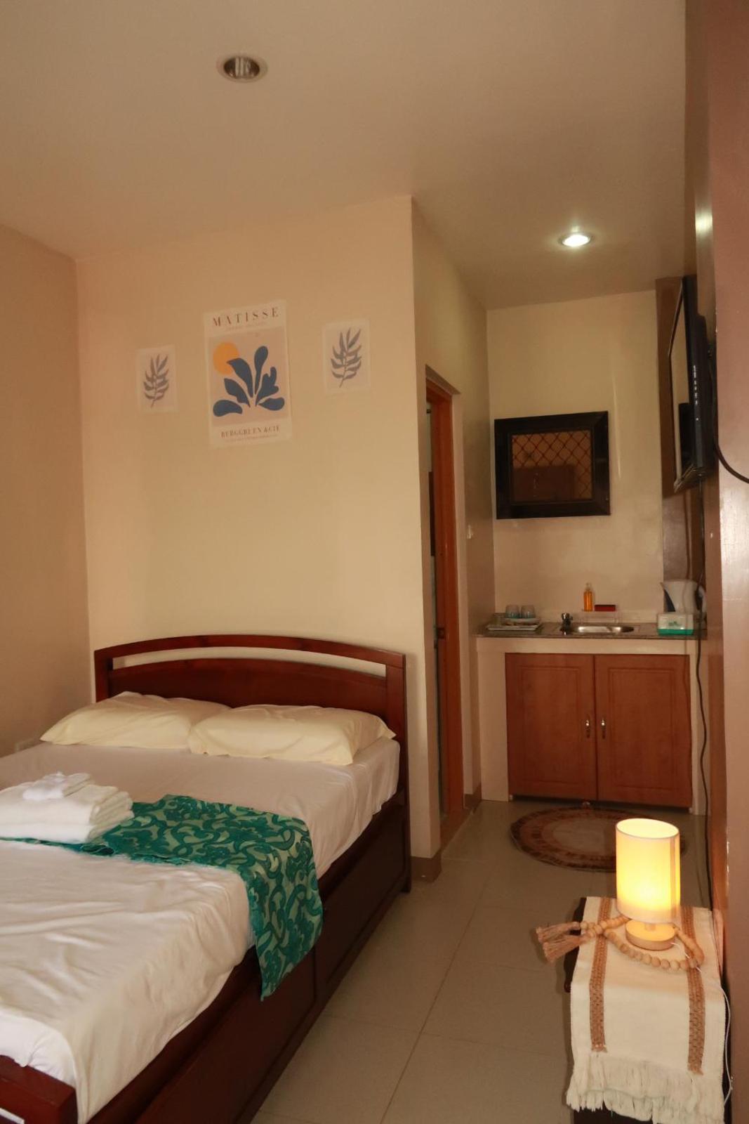 Jo-Cris Apartelle