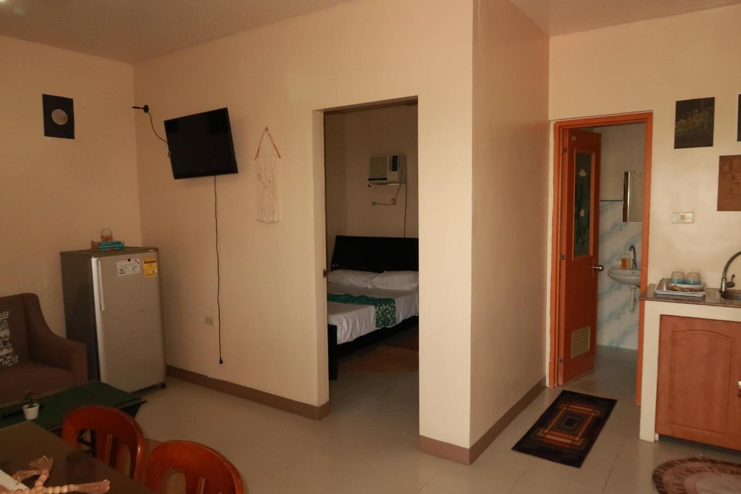 Jo-Cris Apartelle