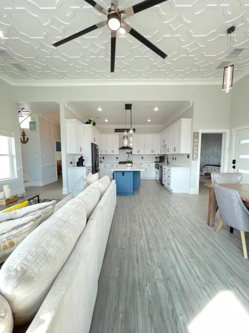 The Ocean Pearl Galveston view 4