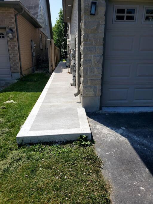 Cozy Haven 2 bedroom Basement apartment with Treated water
