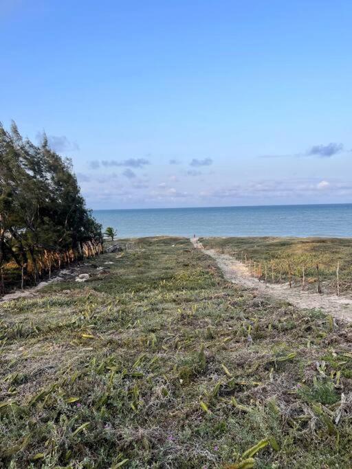 Casa de frente para o mar, pé na areia!