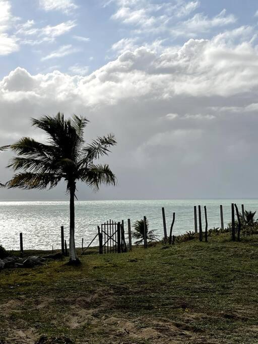 Casa de frente para o mar, pé na areia!
