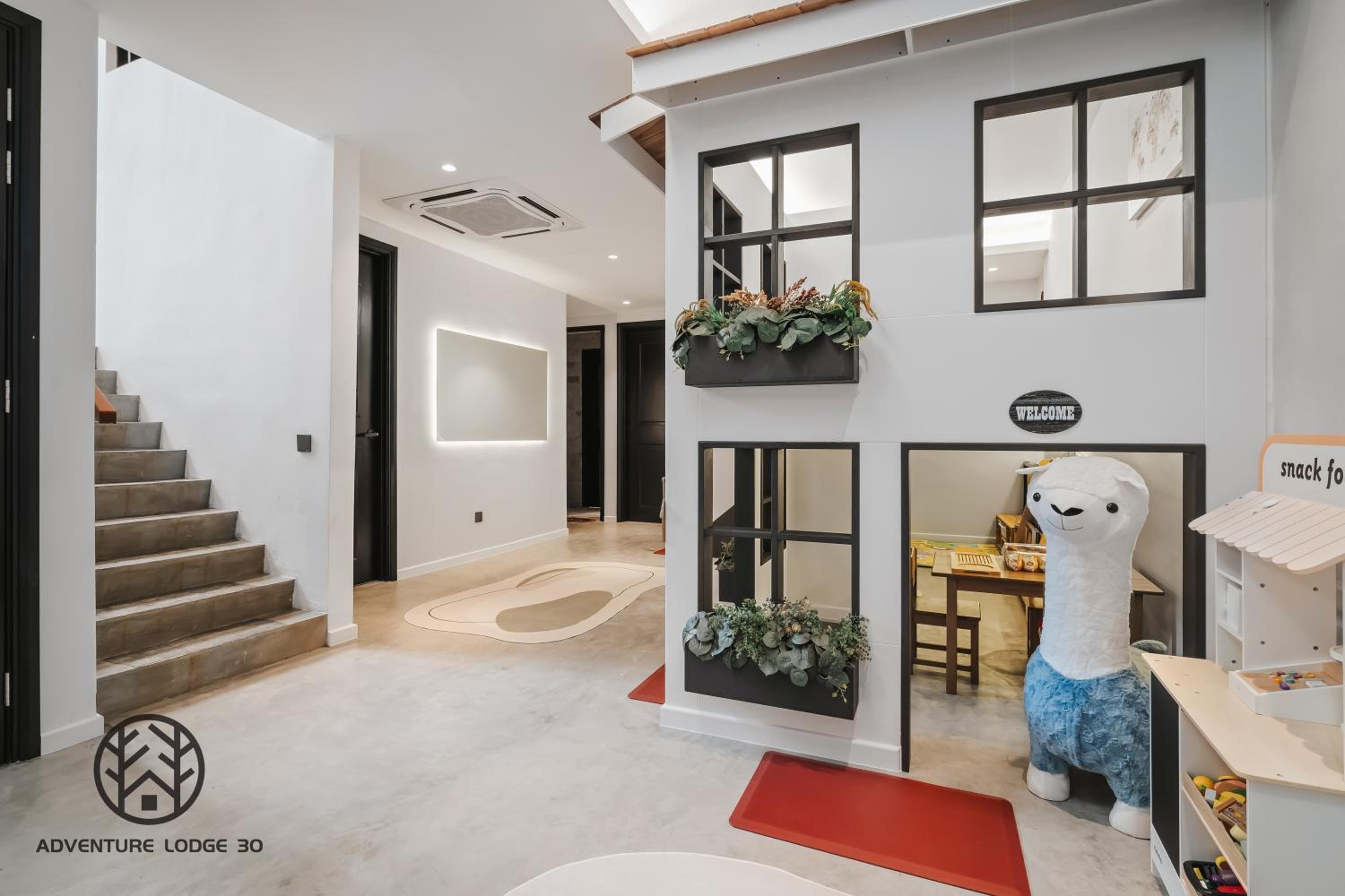 Adventure Lodge 30 - 7mins to Jonker Str #HotJacuzzi #kids #25pax #KTV#swimming pool