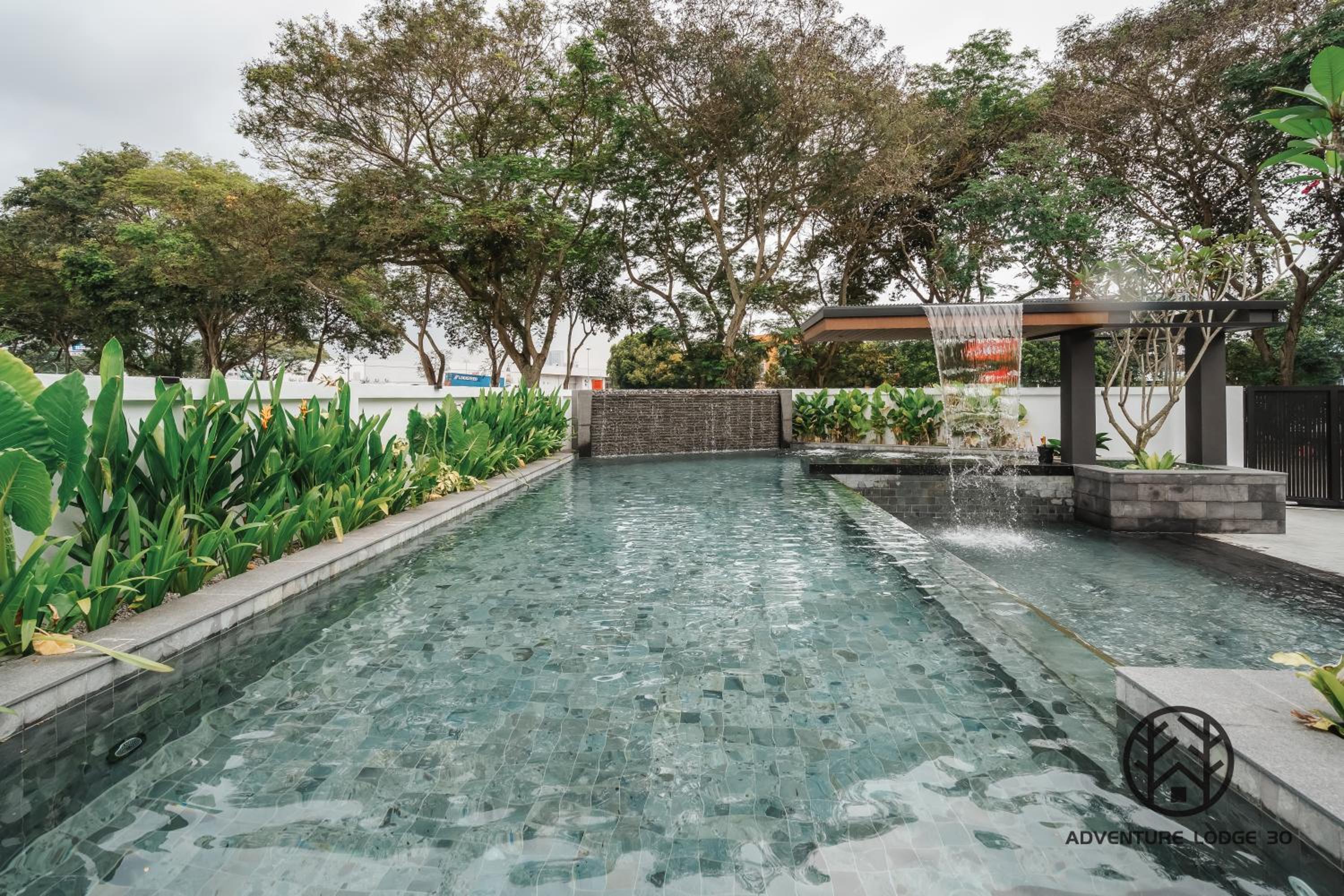 Adventure Lodge 30 - 7mins to Jonker Str #HotJacuzzi #kids #25pax #KTV#swimming pool photo 7