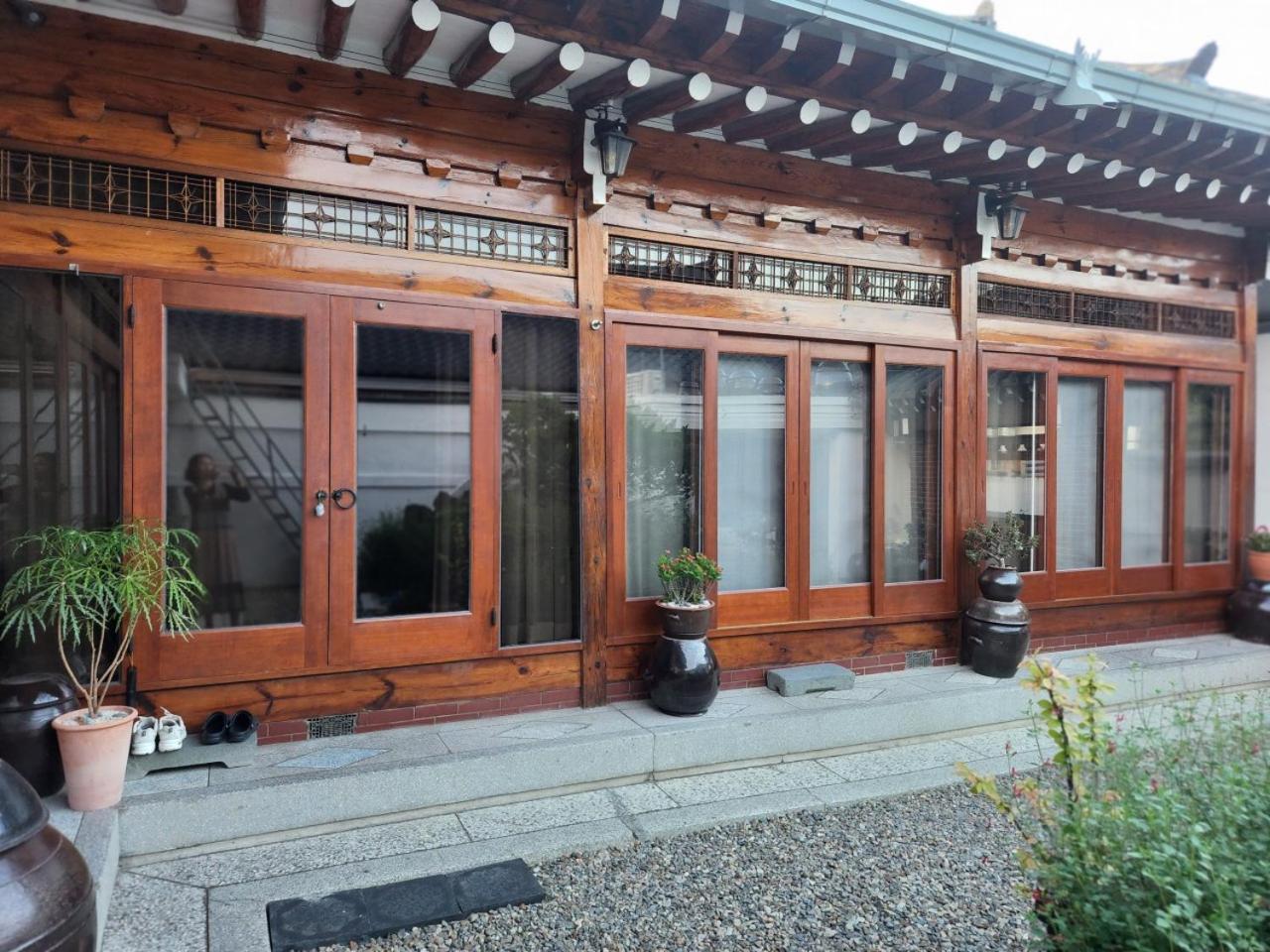 Yeonyijae hanok stay