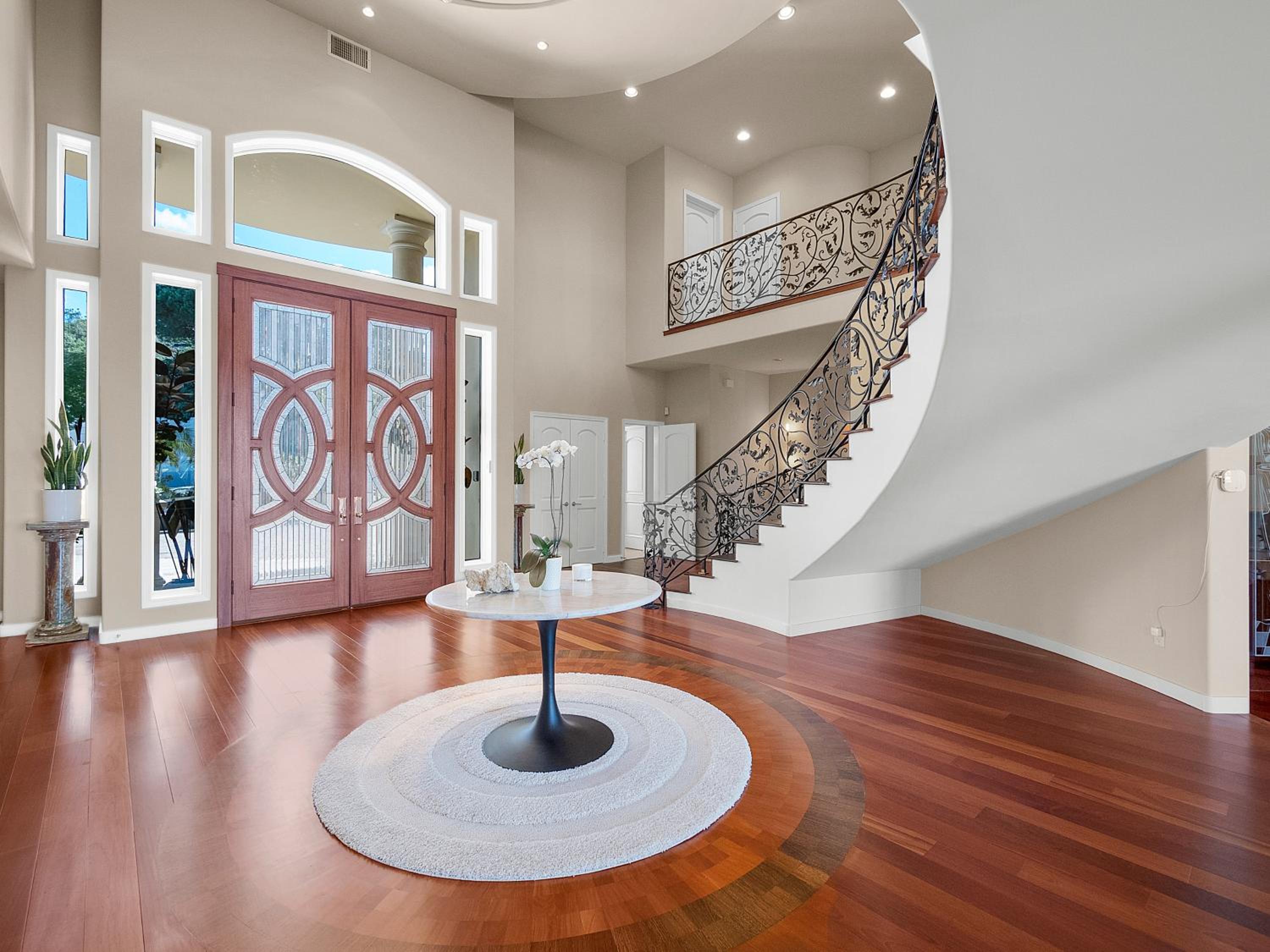 La Jolla Ocean Mansion view 3