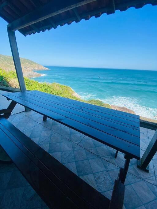 casamar com piscina e churrasqueira de frente para o mar