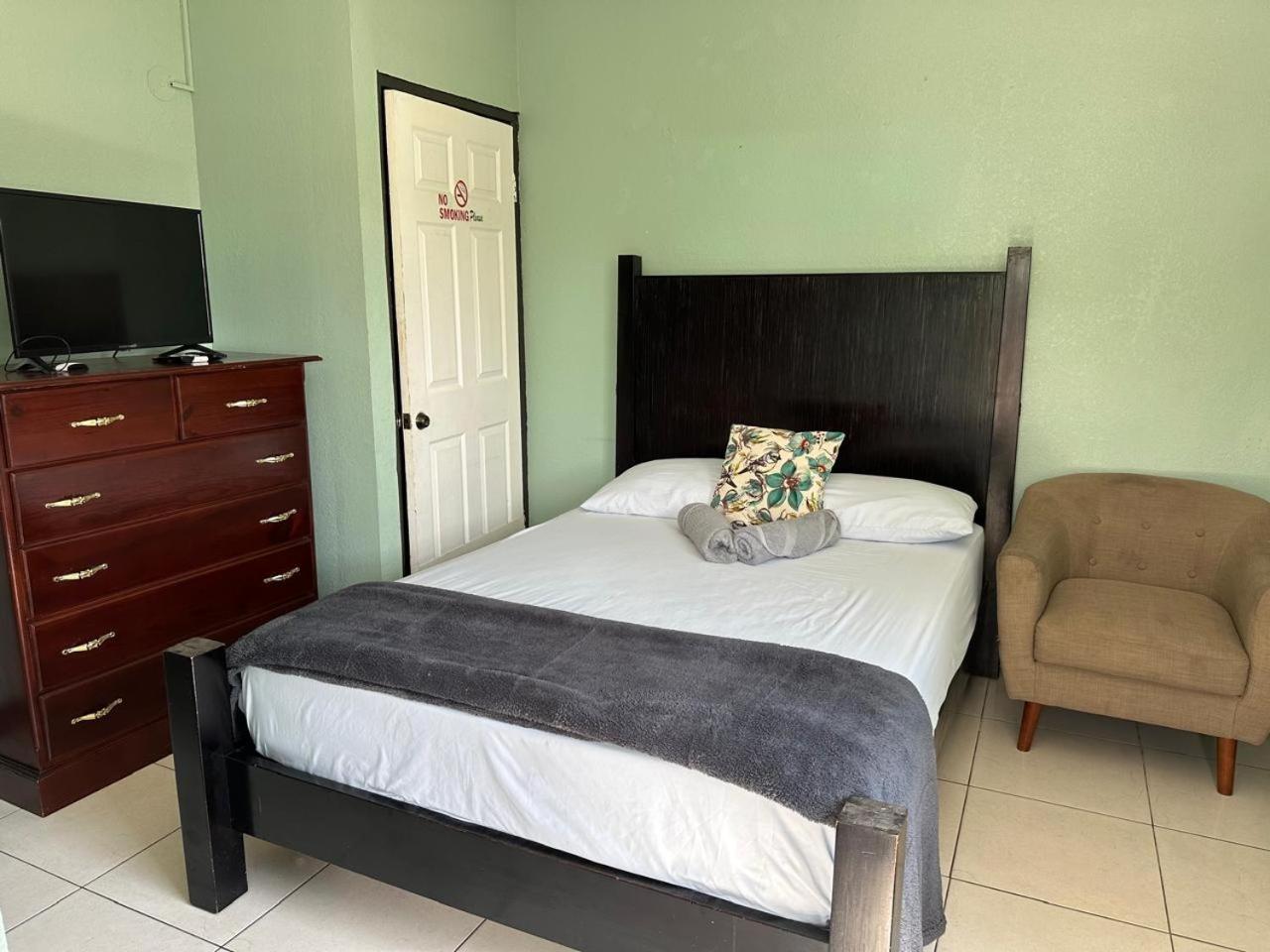 Suncress Bed and Breakfast view 3