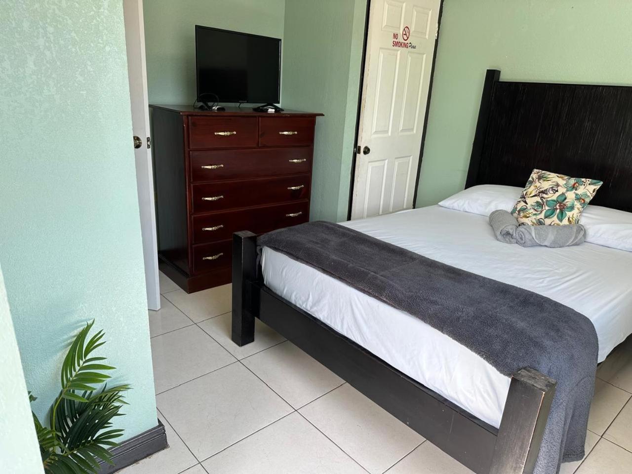 Suncress Bed and Breakfast view 2