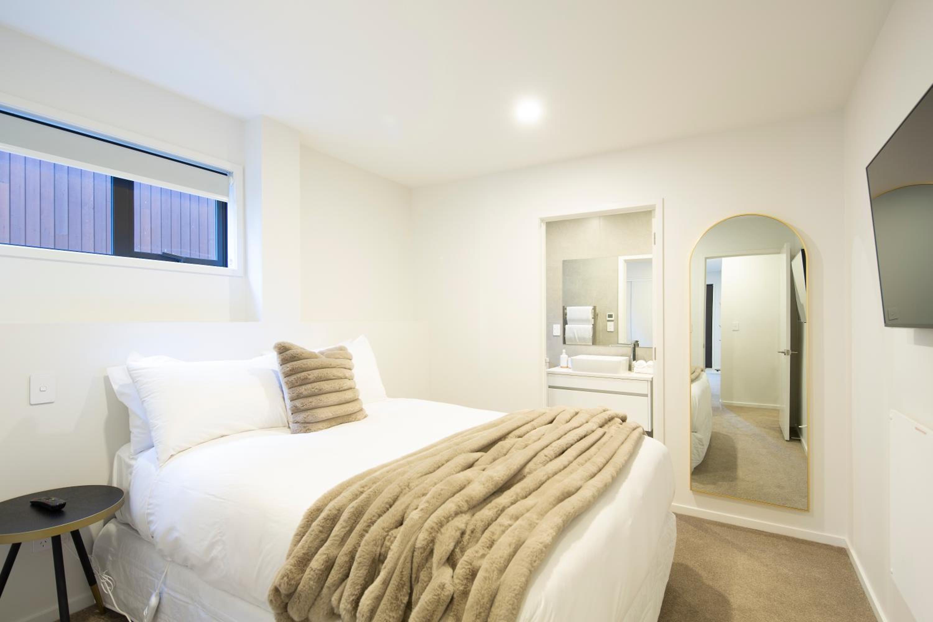 Stylish 2-BR Home, Scenic Balcony, Key Amenities view 2