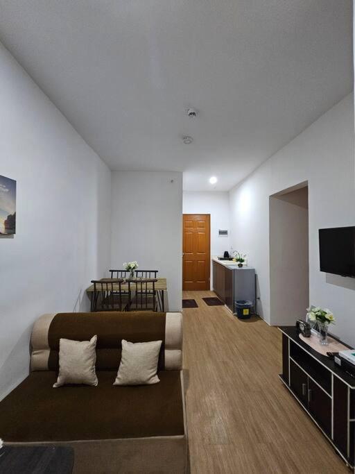 Cozy 2BR Apt Near J Park Resort view 5