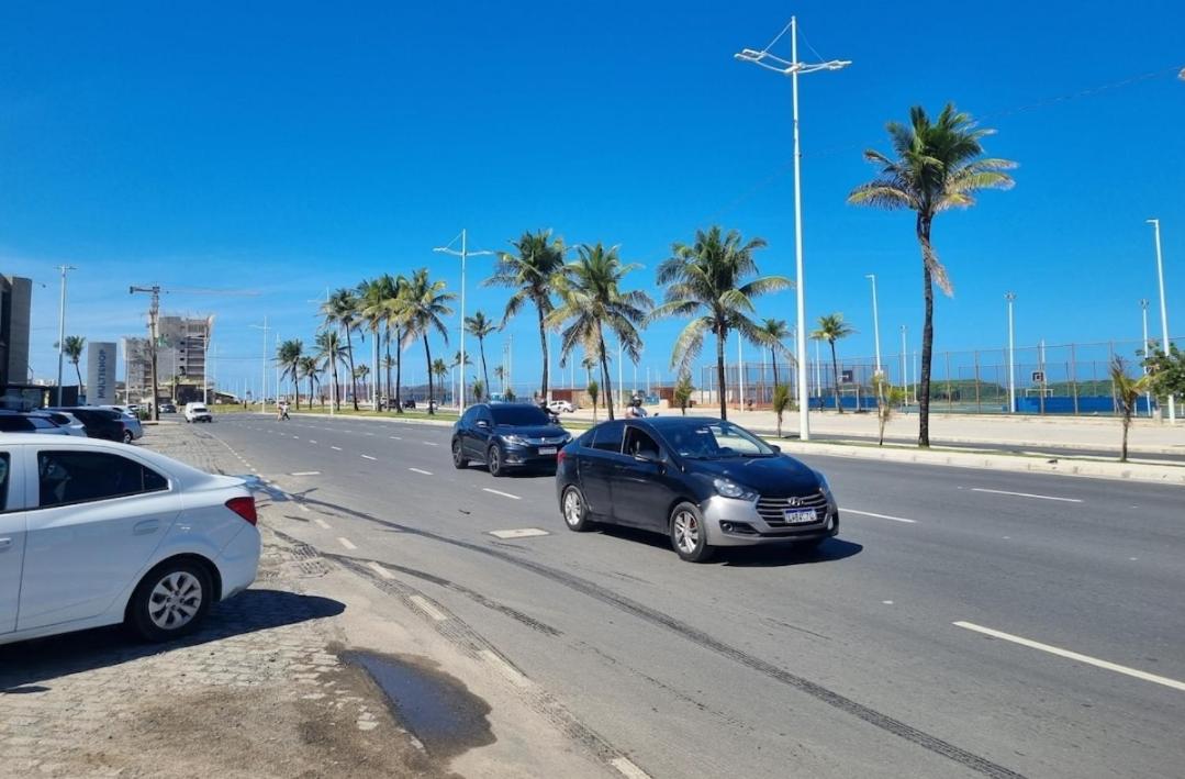 Quarto ar condicionado,praia,centro de convenções 'casa compartilhada '
