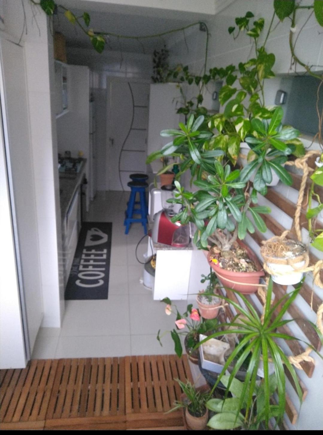 Quarto ar condicionado,praia,centro de convenções 'casa compartilhada '