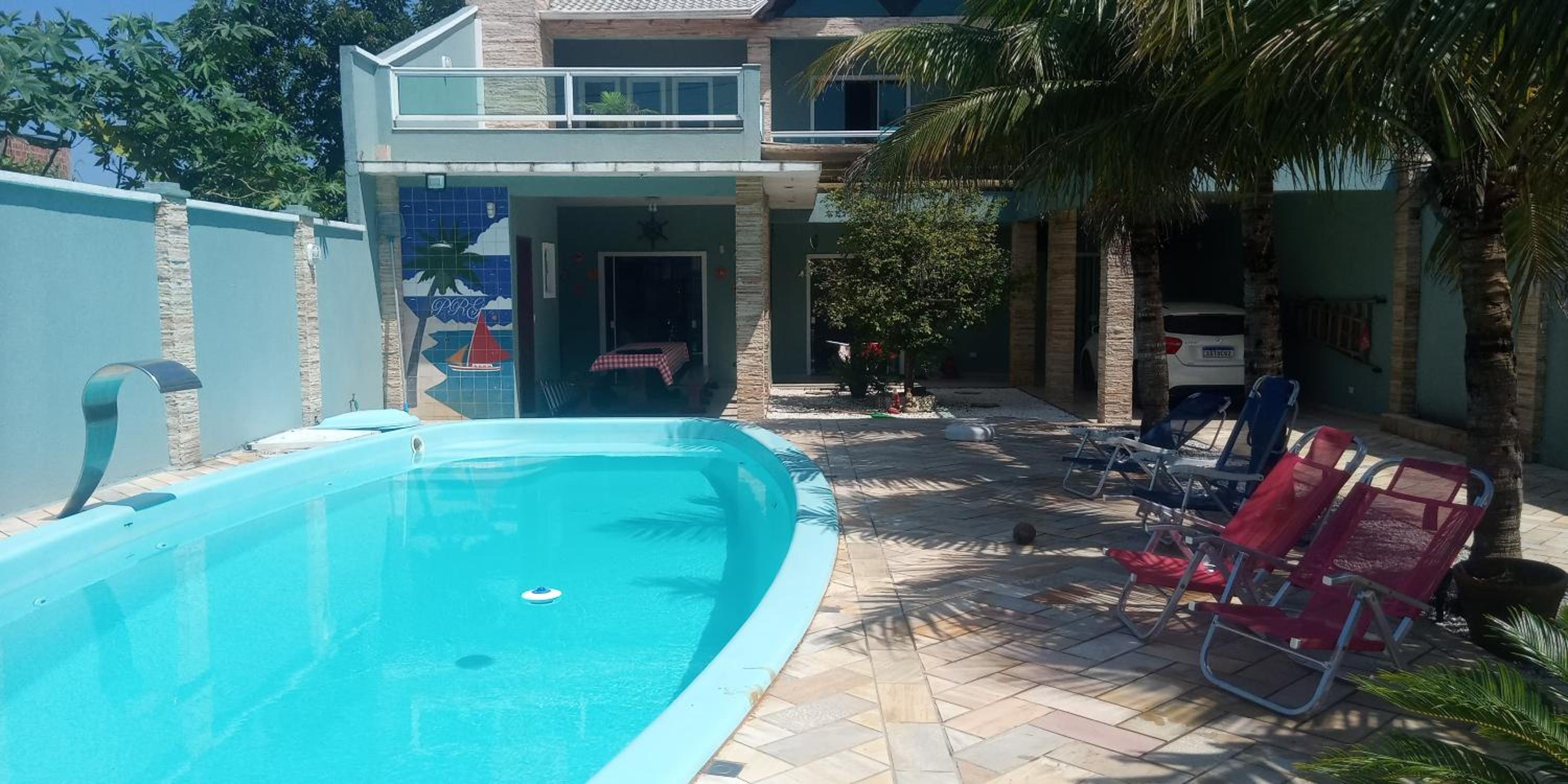 Casa com piscina na Praia de Guaratuba