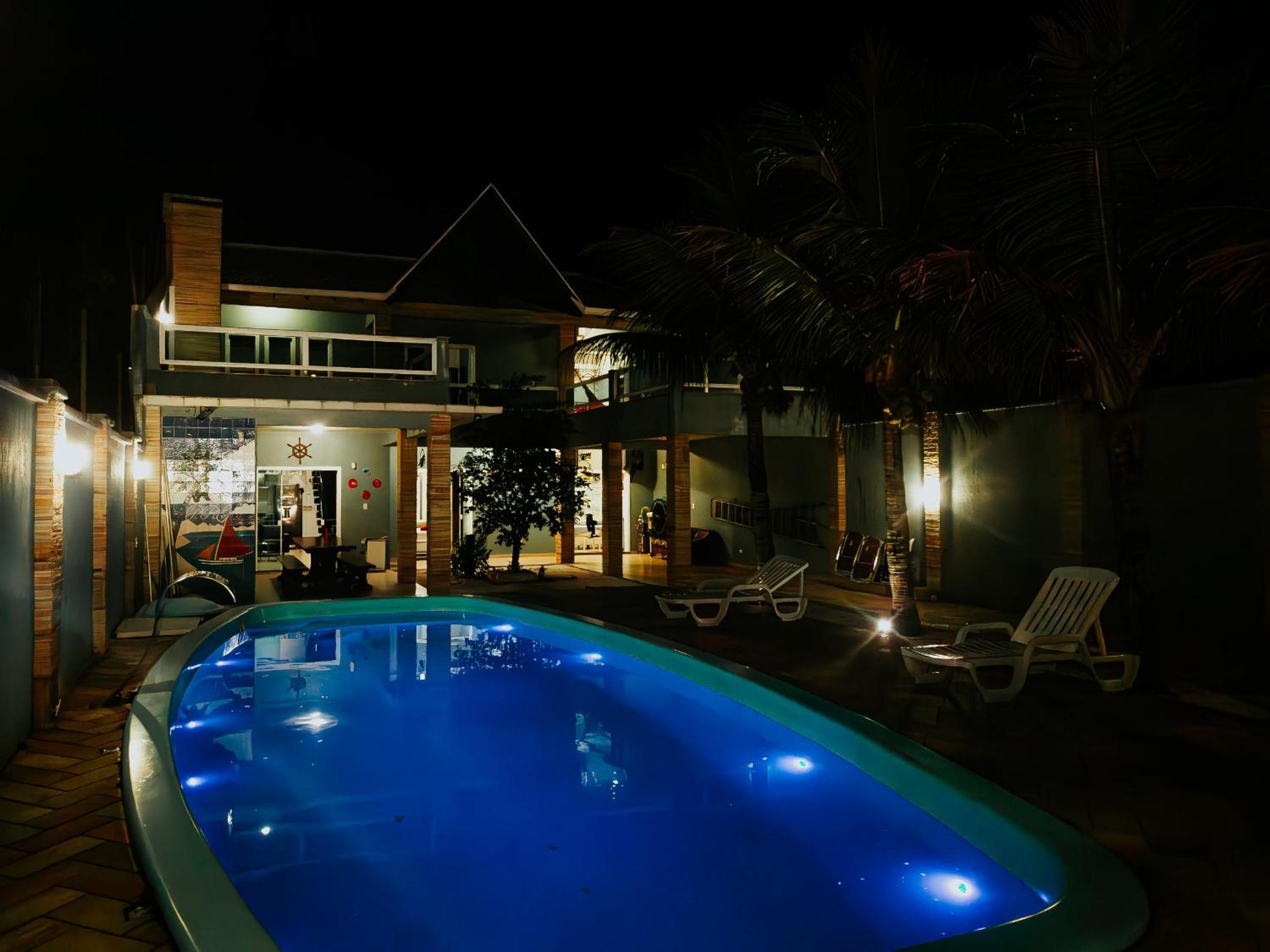 Casa com piscina na Praia de Guaratuba