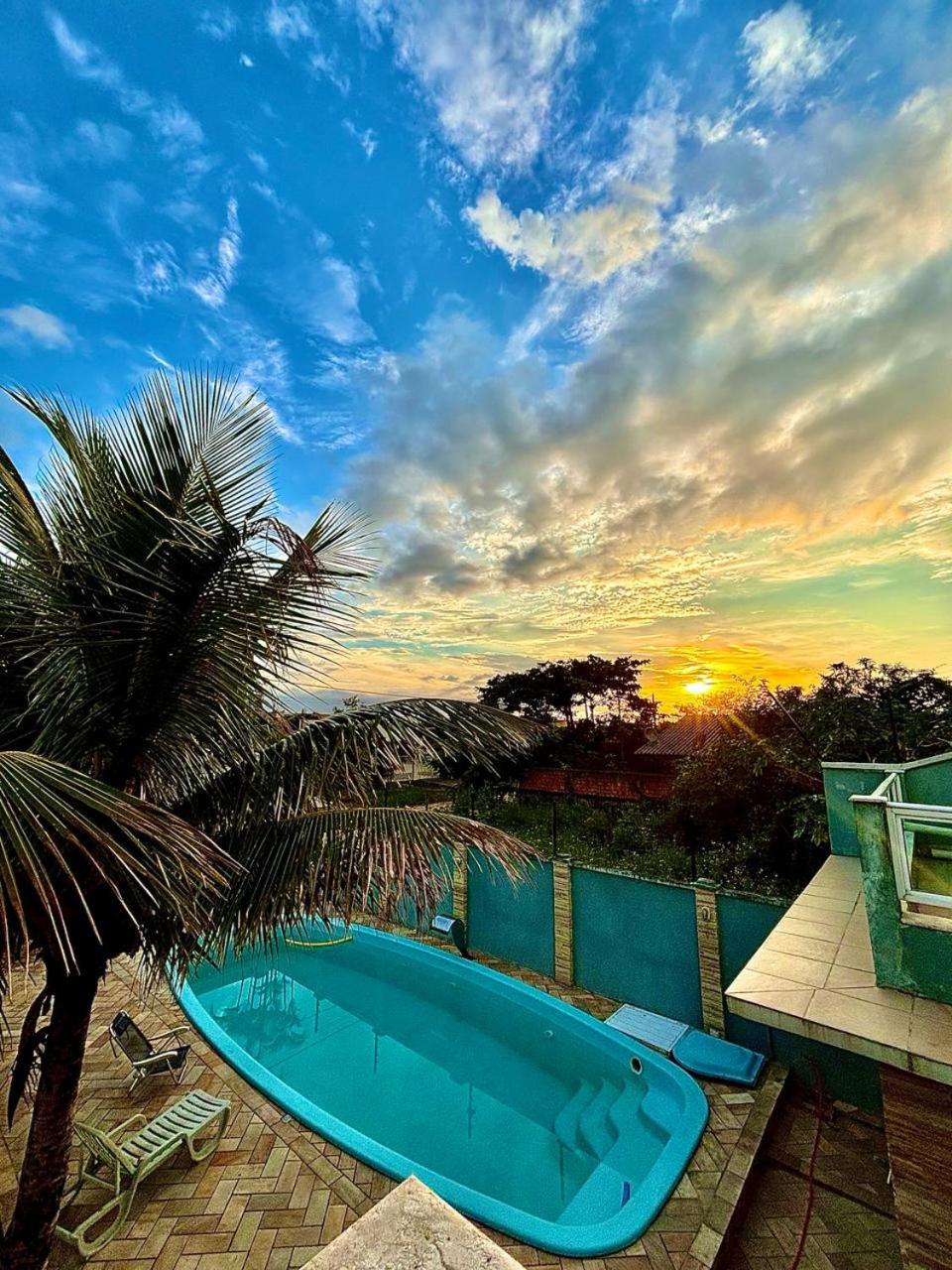 Casa com piscina na Praia de Guaratuba