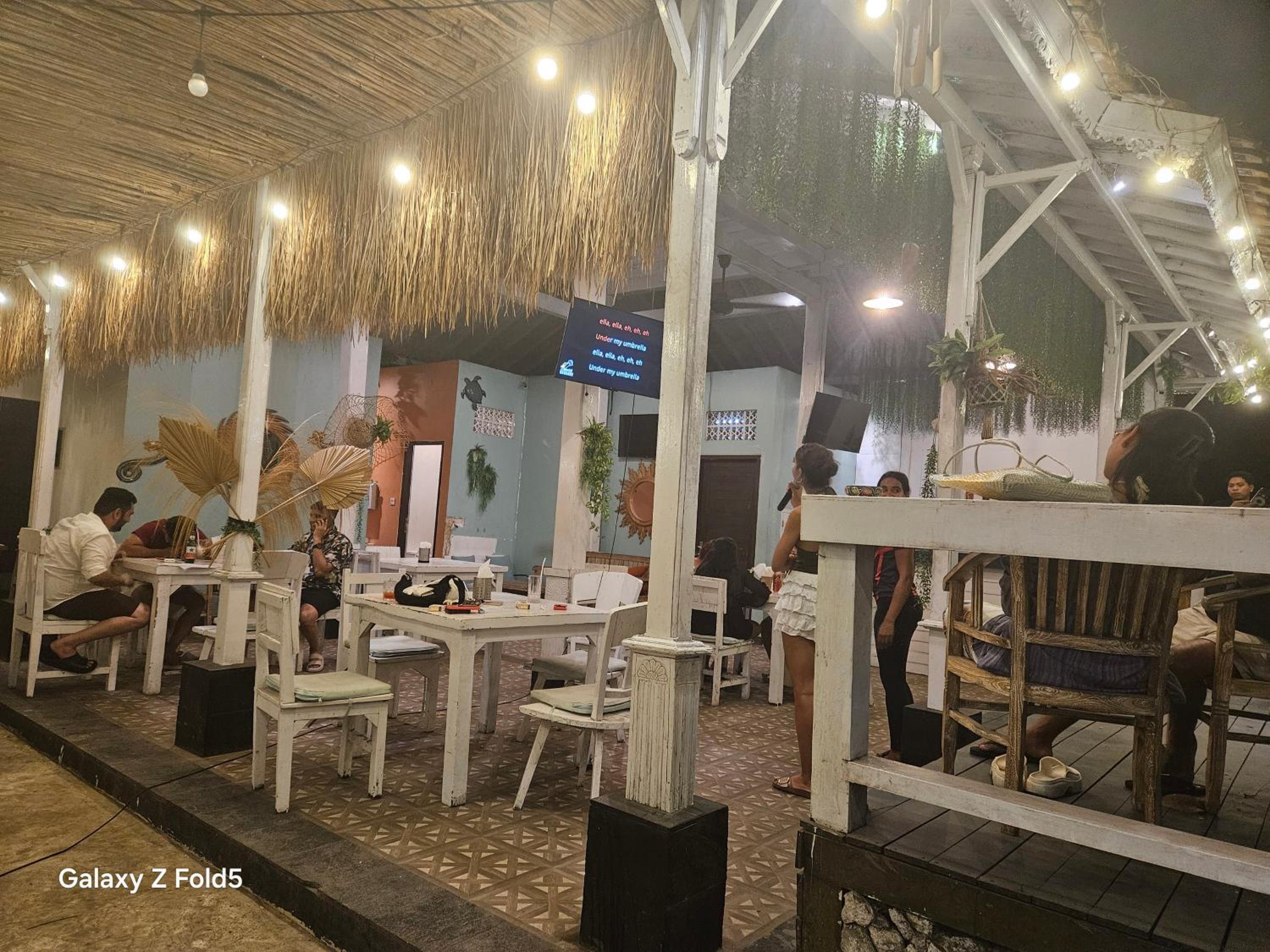 ELEVEN PENIDA HOSTEL SPORTS bar view 4