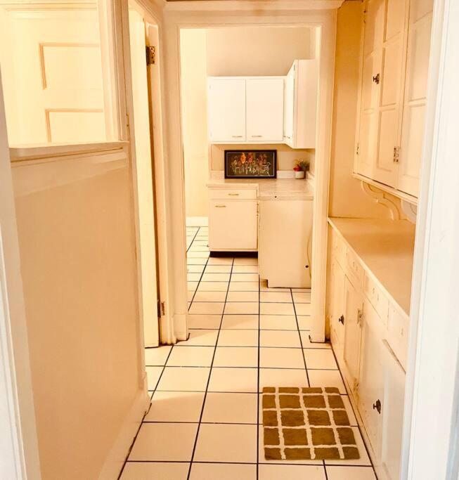 Historic Downtown 3bdr with Pool Table