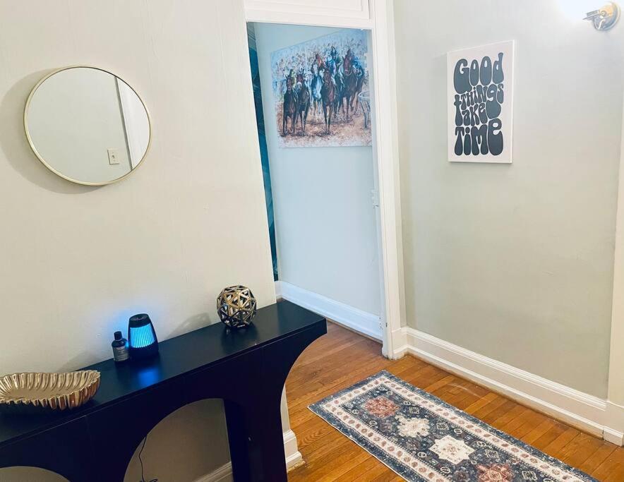 Historic Downtown 3bdr with Pool Table