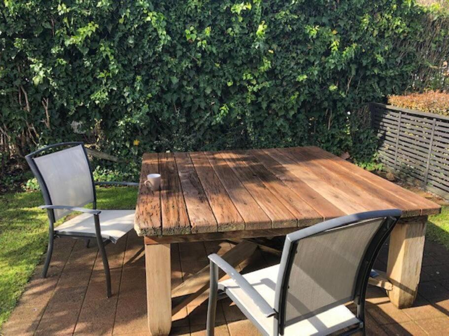 Sunny, quiet, 2-bedroom unit in fabulous location! view 3