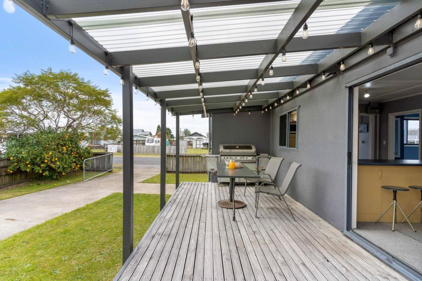 Holidays on Hampton - House plus sleep-out view 3